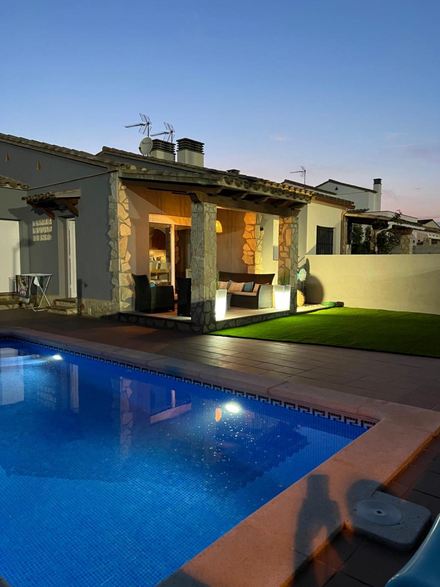 Villa Casa en L Escala con piscina y WIFI free L' Escala Exterior foto
