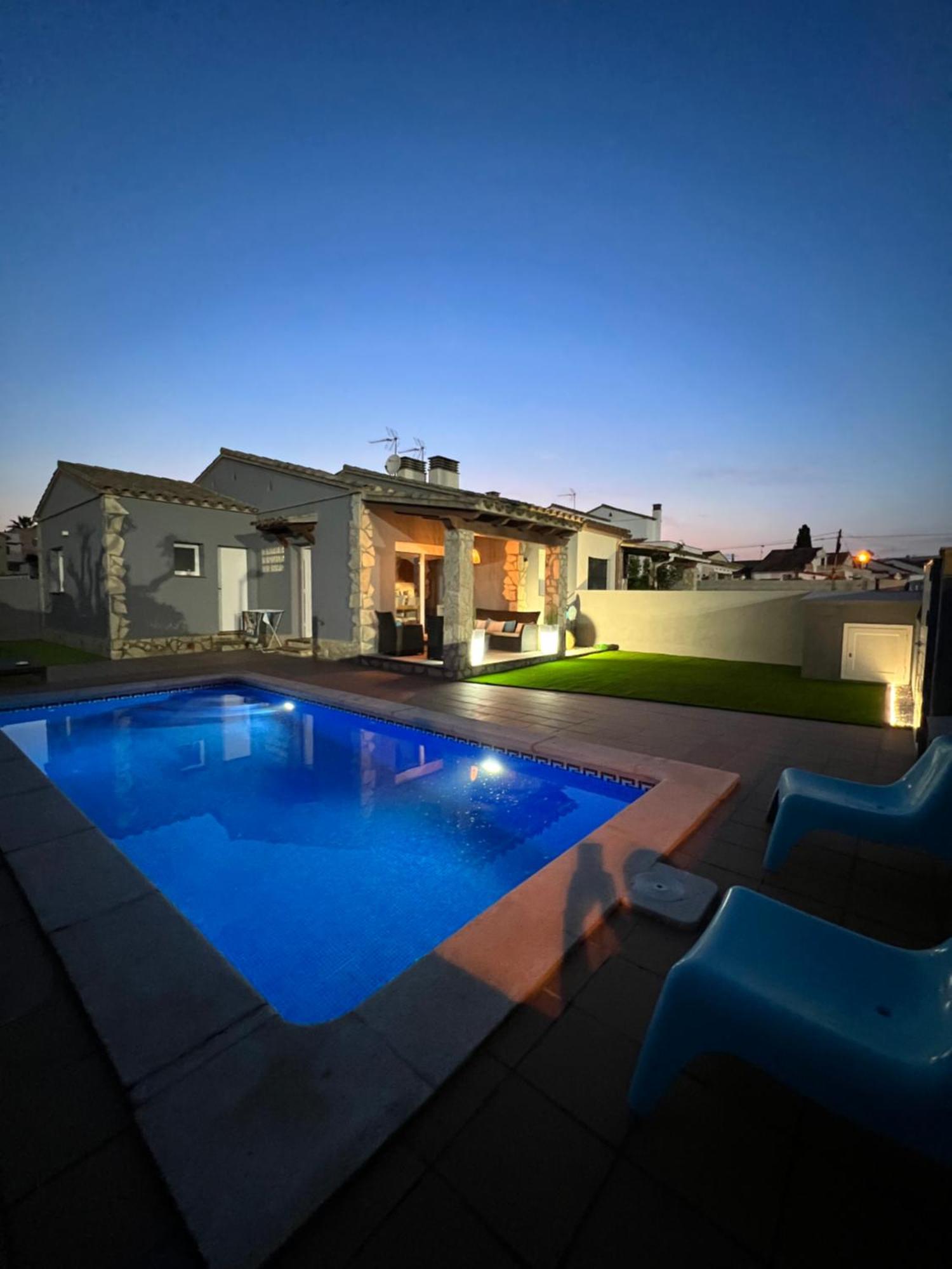 Villa Casa en L Escala con piscina y WIFI free L' Escala Exterior foto